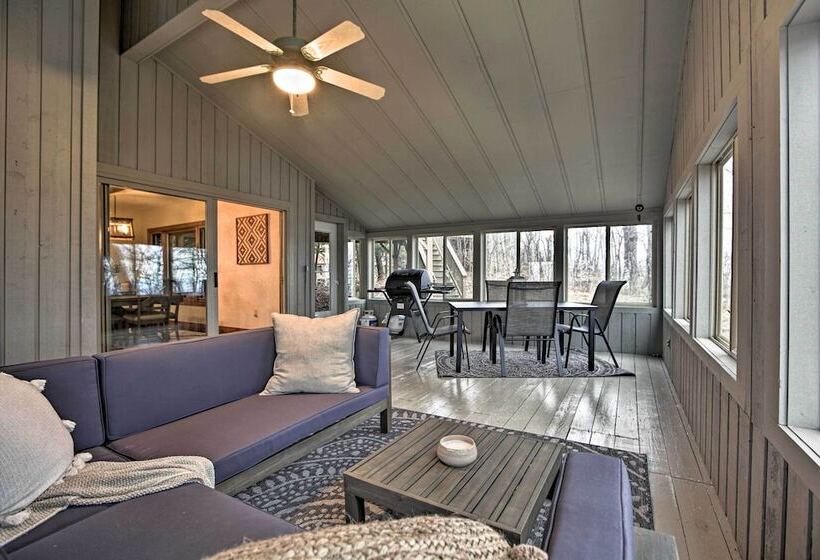 Mountaintop Wintergreen Resort Home W/ Deck, Views