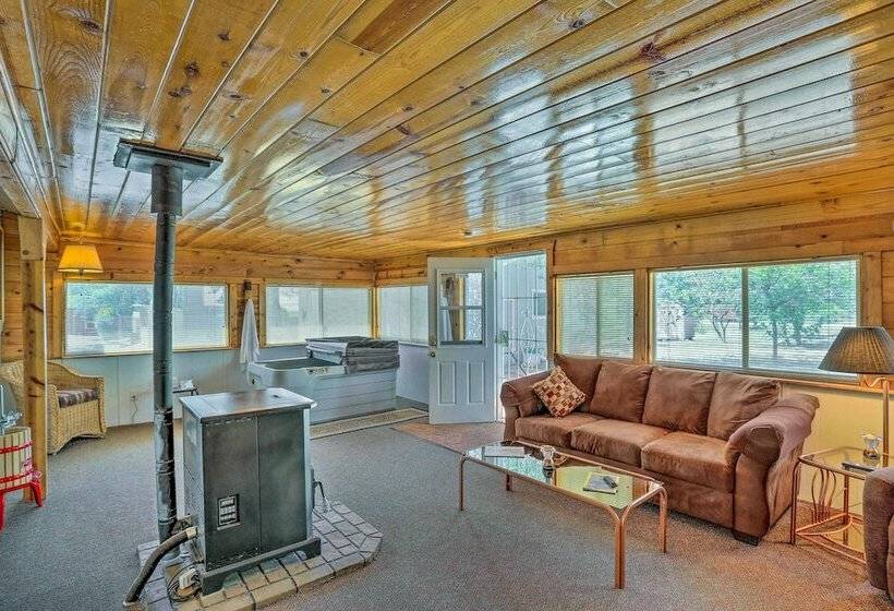 Mtn Gate Guest House ~ 6 Mi To Shasta Lake!