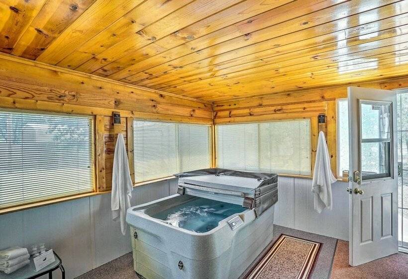 Mtn Gate Guest House ~ 6 Mi To Shasta Lake!