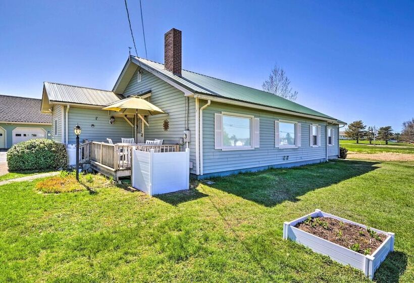 Nautical Lubec Cottage W/ Fire Pit & Grill!