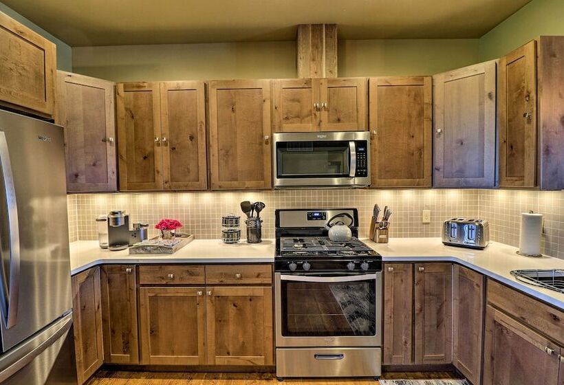 Newly Built Kalispell Home   28 Mi. To Glacier Np!