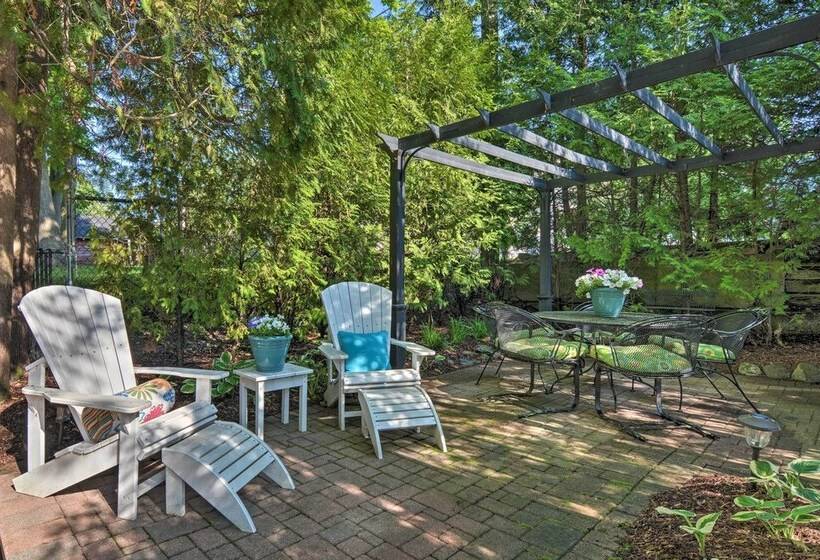 Northwest Michigan Duplex: 1/2 Mi To Lake Michigan