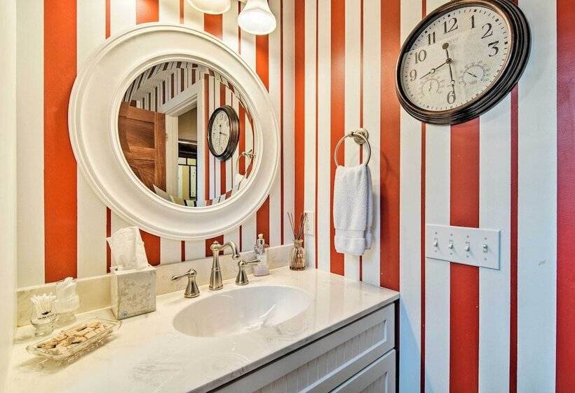 Northwest Michigan Duplex: 1/2 Mi To Lake Michigan