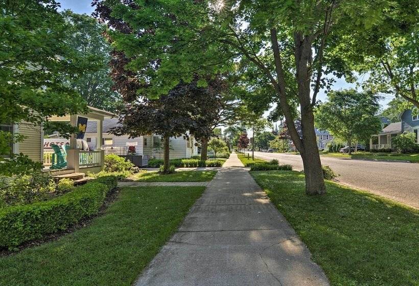 Northwest Michigan Duplex: 1/2 Mi To Lake Michigan