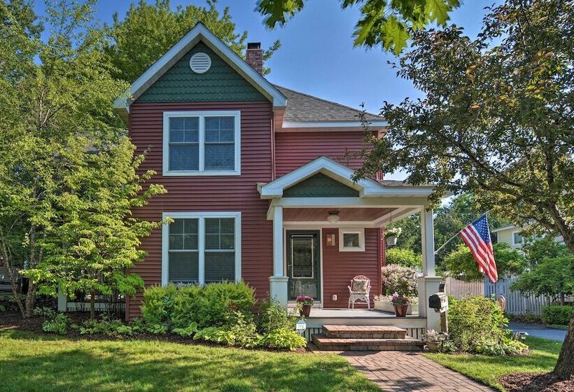 Northwest Michigan Duplex: 1/2 Mi To Lake Michigan