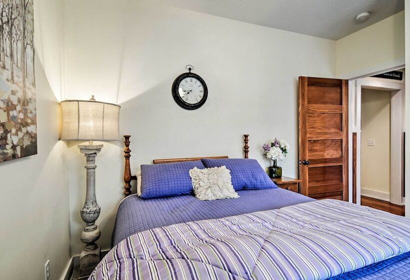 Northwest Michigan Duplex: 1/2 Mi To Lake Michigan