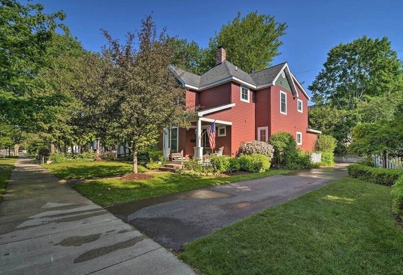 Northwest Michigan Duplex: 1/2 Mi To Lake Michigan