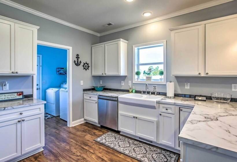 Ocean Isle Beach Escape   Centrally Located!