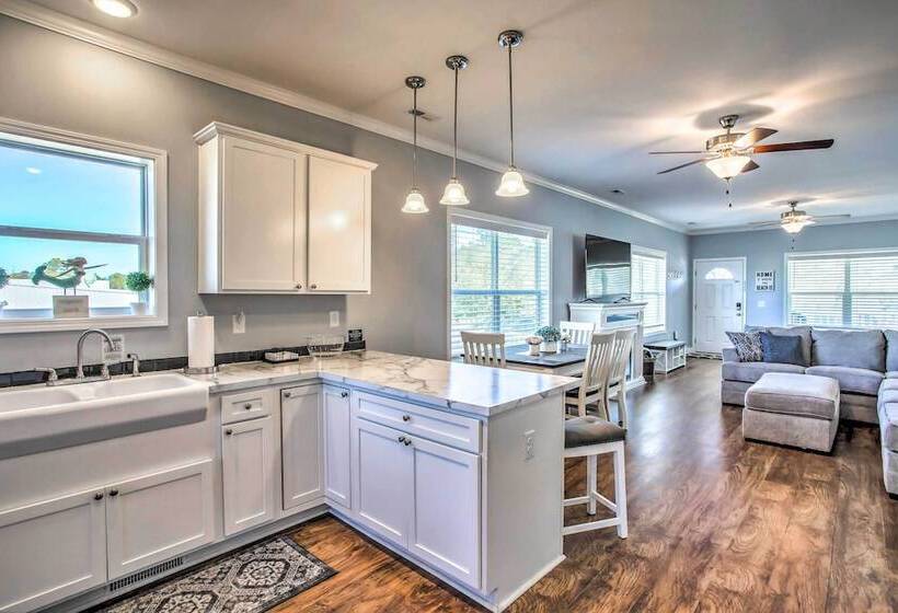 Ocean Isle Beach Escape   Centrally Located!