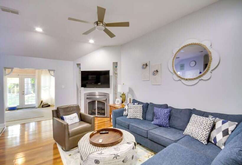 Ocean Springs Home W/ Fire Pit & Game Room!