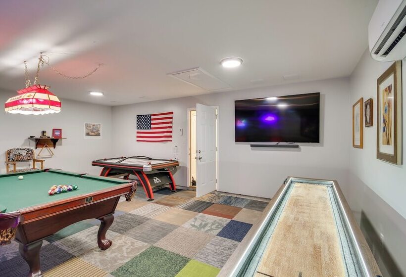 Ocean Springs Home W/ Fire Pit & Game Room!