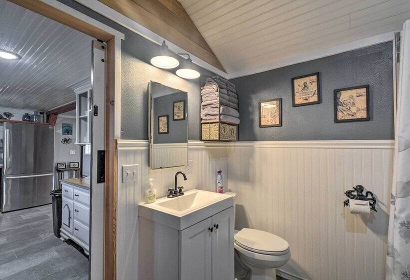 Ocean Themed Westport Home: Bike To Ocean!