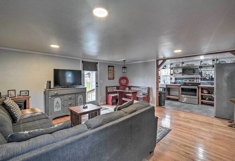 Ocean Themed Westport Home: Bike To Ocean!