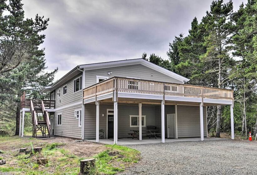 Oceanfront Retreat W/ Private Long Beach Access!