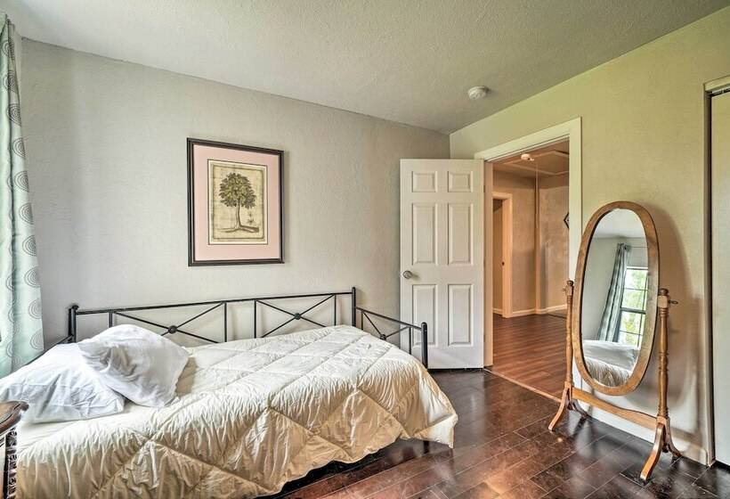 Okc Home W/ Fenced In Backyard & Pool Table