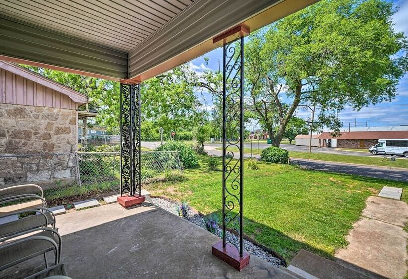 Okc Home W/ Fenced In Backyard & Pool Table