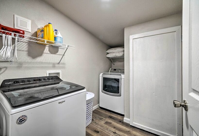 Okc Home W/ Fenced In Backyard & Pool Table