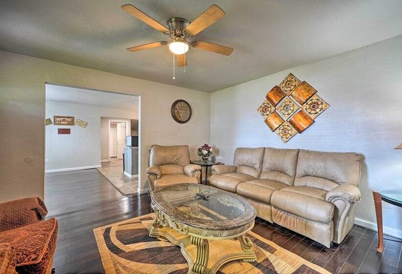 Okc Home W/ Fenced In Backyard & Pool Table