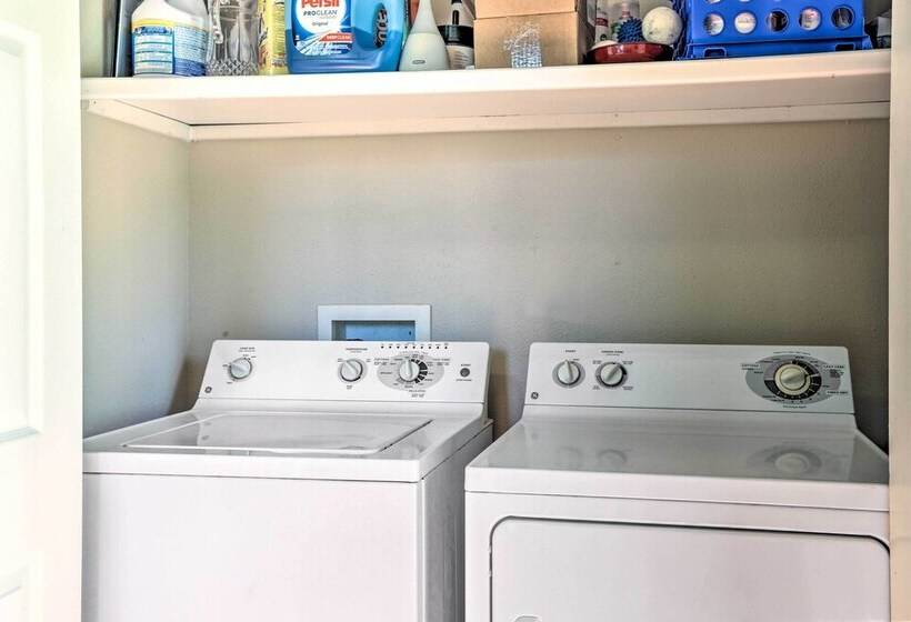 Walk To Midwestern State: Wichita Falls Cottage!