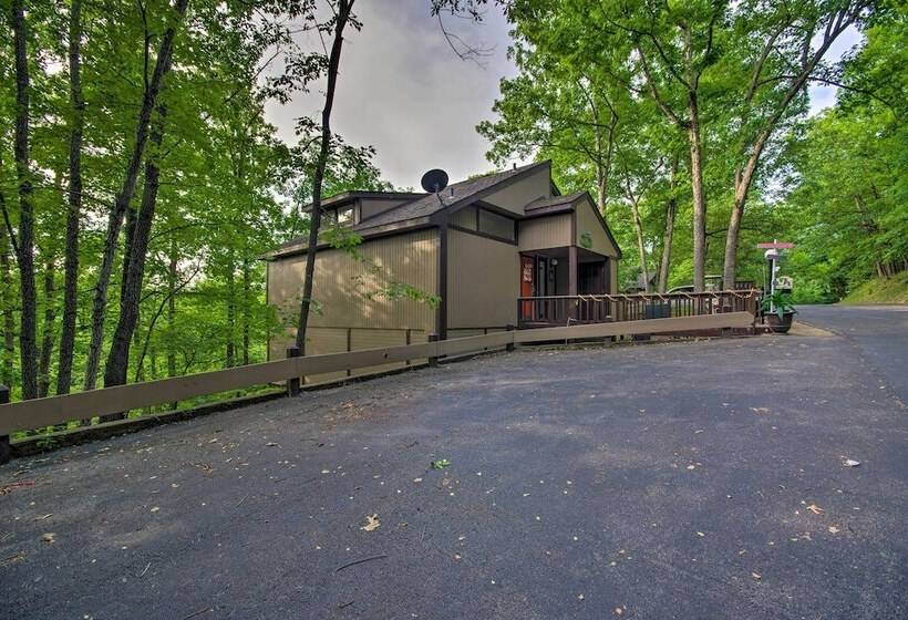 Osage Beach Home W/ Private Hot Tub: Near Lake!