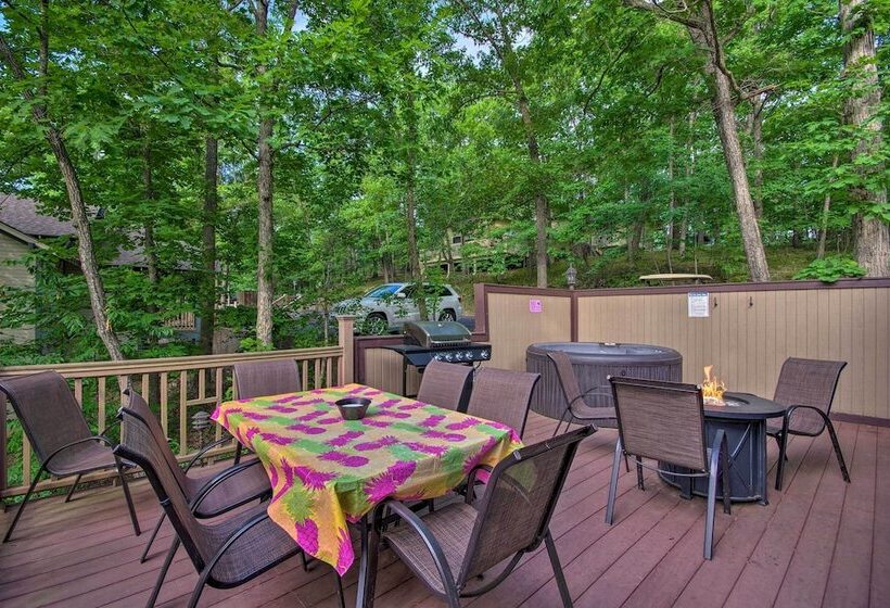 Osage Beach Home W/ Private Hot Tub: Near Lake!