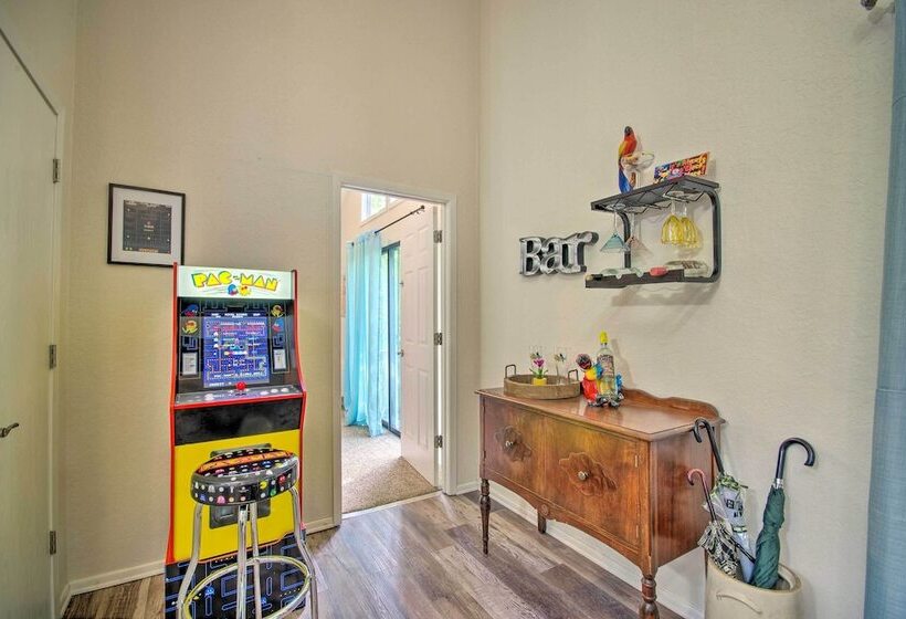 Osage Beach Home W/ Private Hot Tub: Near Lake!