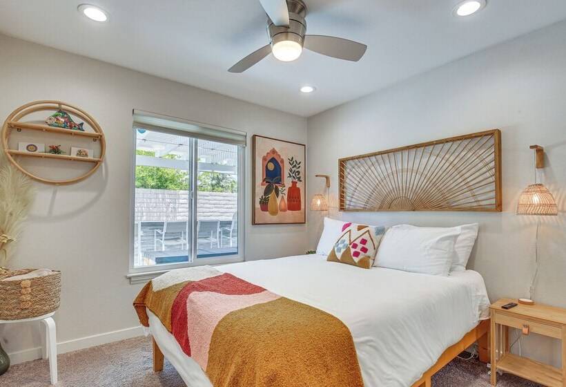 Palm Springs Pad W/ Outdoor Kitchen + Views!