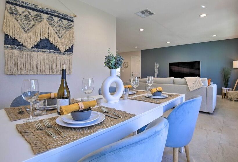 Palm Springs Pad W/ Outdoor Kitchen + Views!