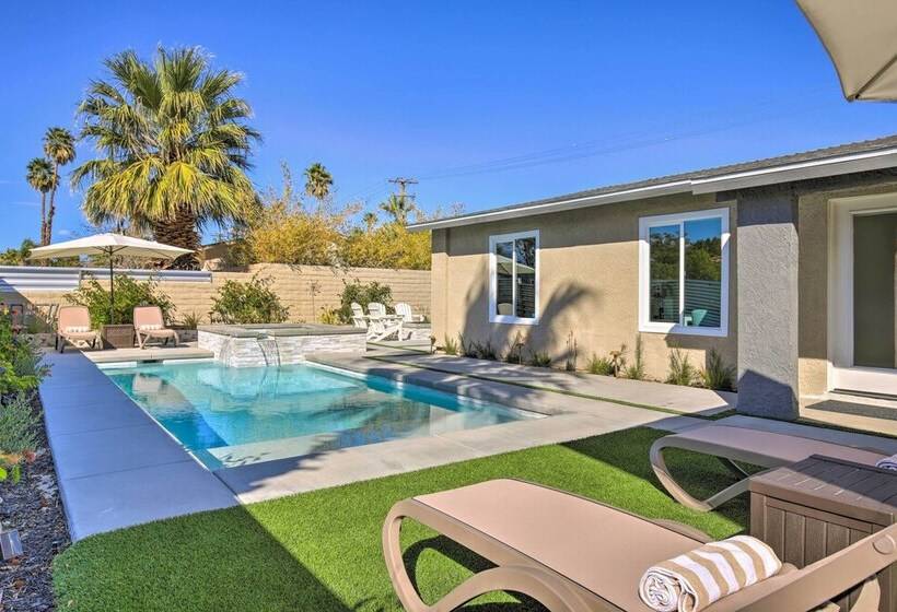 Palm Springs Pad W/ Outdoor Kitchen + Views!