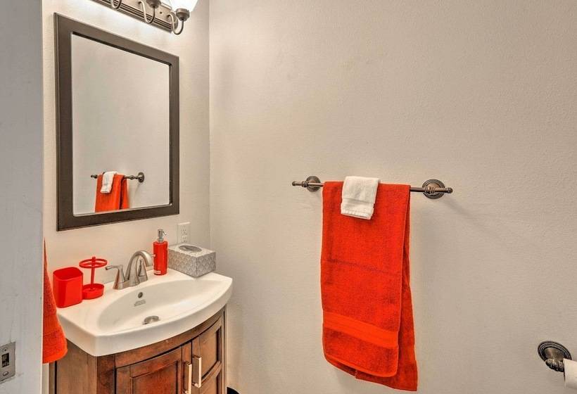 Peaceful Alaskan Escape: 13 Mi To Fairbanks!