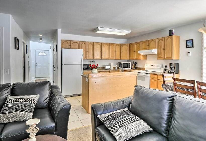 Peaceful Alaskan Escape: 13 Mi To Fairbanks!