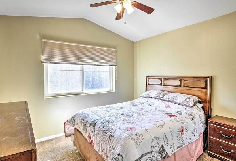 Peaceful Alaskan Escape: 13 Mi To Fairbanks!