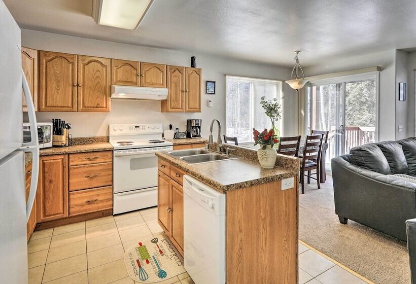 Peaceful Alaskan Escape: 13 Mi To Fairbanks!