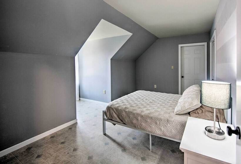 Peaceful Bird In Hand Home W/ Farmland Views!