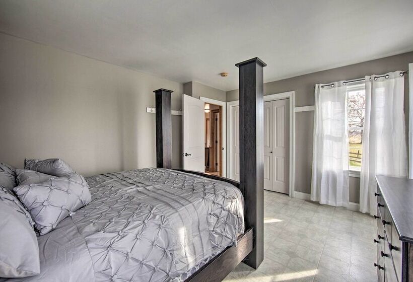 Peaceful Bird In Hand Home W/ Farmland Views!