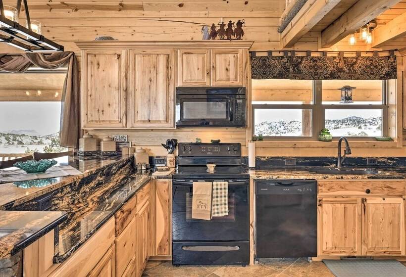 Rio Grande National Forest Cabin: Views & Hot Tub