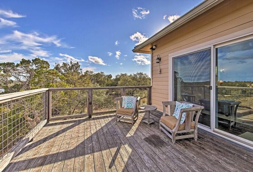 Peaceful Hill Country Hideaway W/ Pond Views