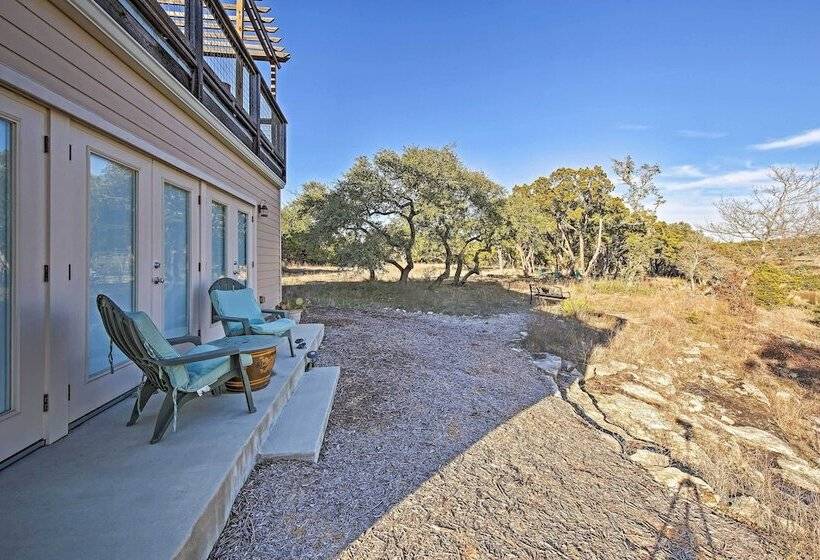 Peaceful Hill Country Hideaway W/ Pond Views