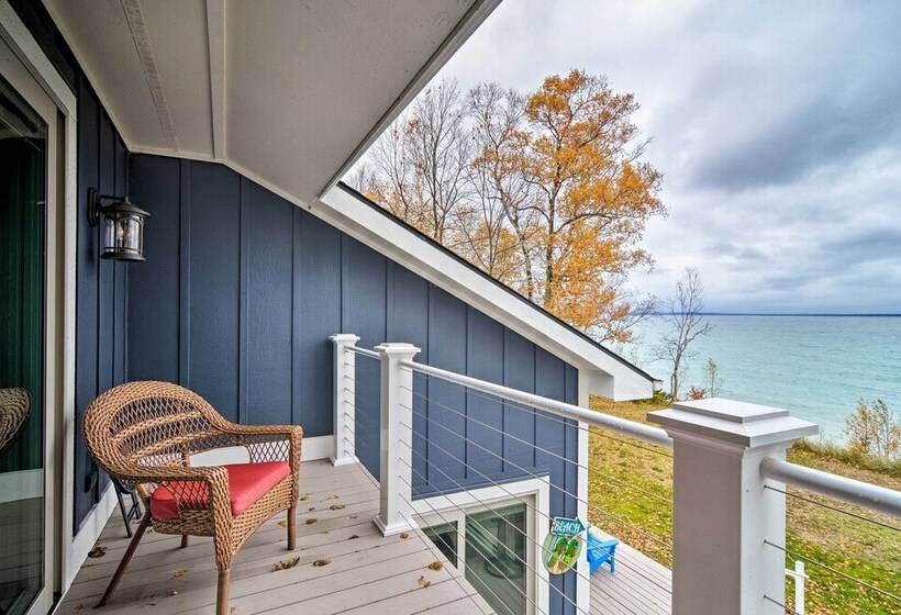 Fire Pit, Smart Tv: Waterfront Charlevoix Home