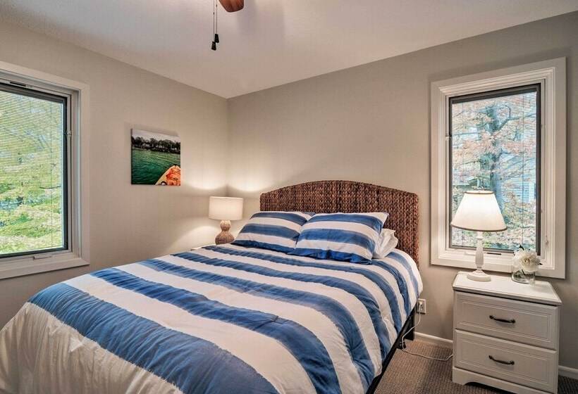 Fire Pit, Smart Tv: Waterfront Charlevoix Home