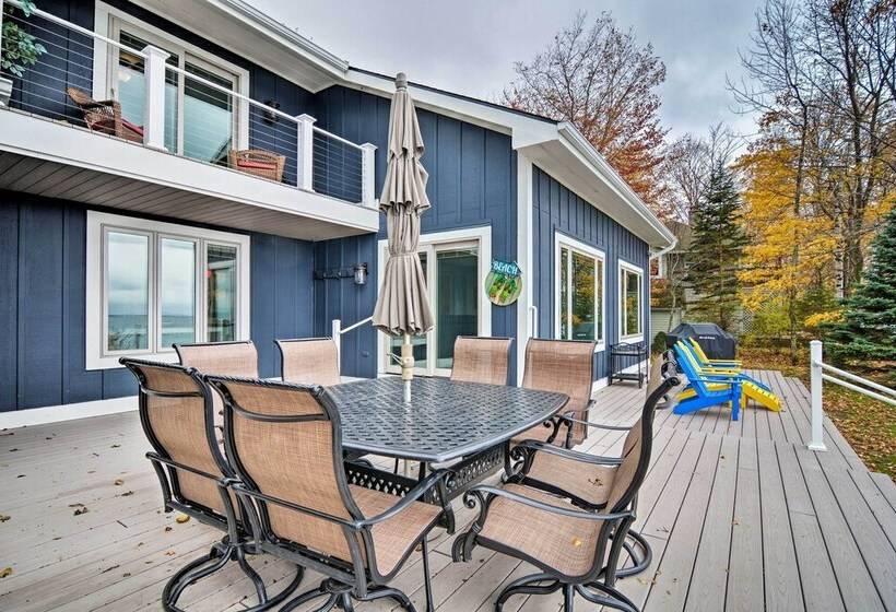 Fire Pit, Smart Tv: Waterfront Charlevoix Home