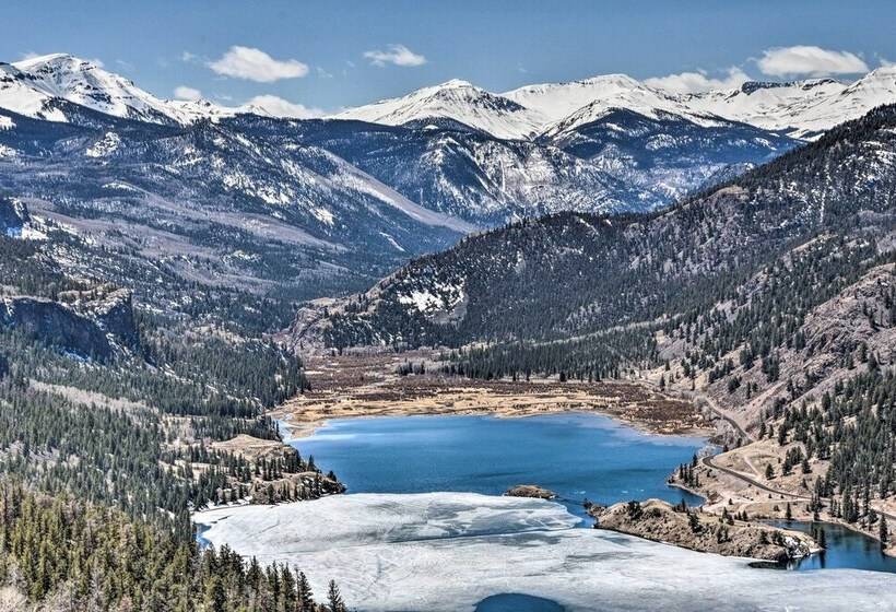 Peaceful Lake San Cristobal Cabin: Canoes Provided