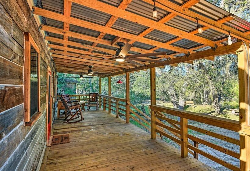 Peaceful Pet Friendly Cabin On Nueces River!