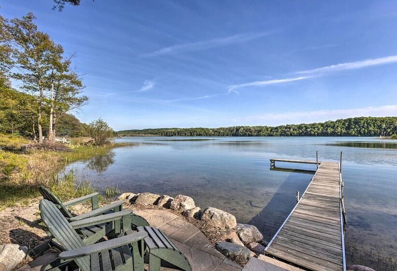 Lake Cabin In Honor W/ Hot Tub, Dock & Sauna!