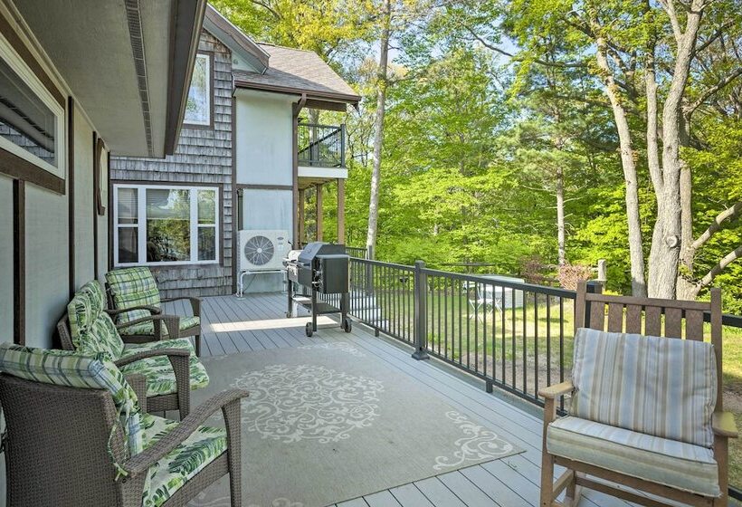 Lake Cabin In Honor W/ Hot Tub, Dock & Sauna!