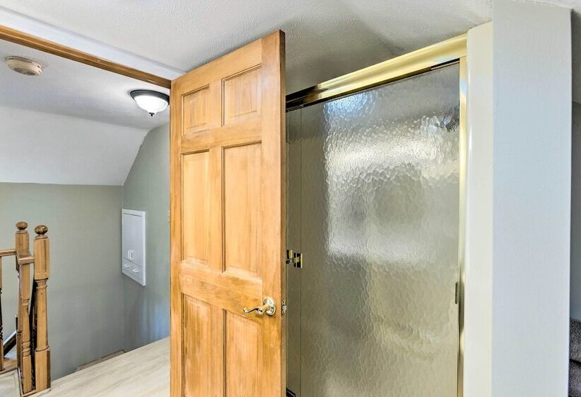 Lake Cabin In Honor W/ Hot Tub, Dock & Sauna!