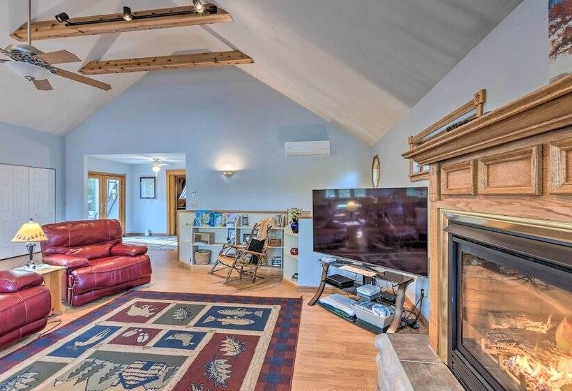 Lake Cabin In Honor W/ Hot Tub, Dock & Sauna!