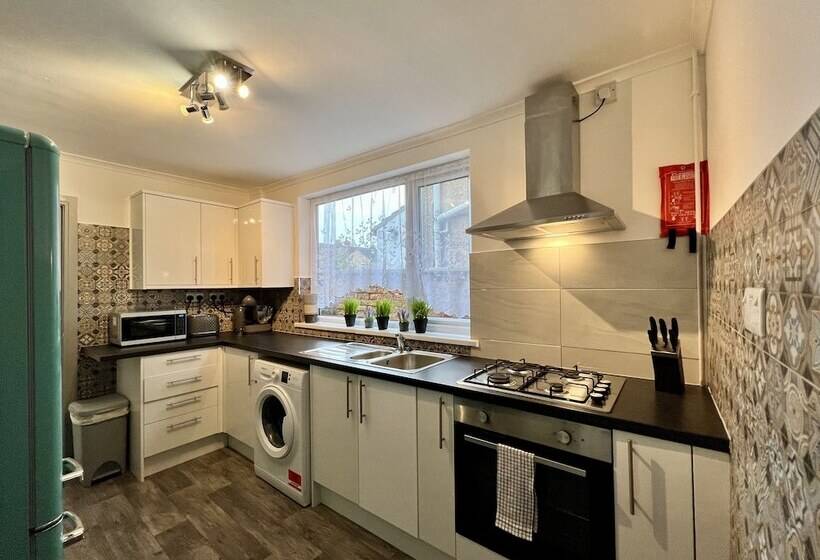 膳宿费 Daubney House