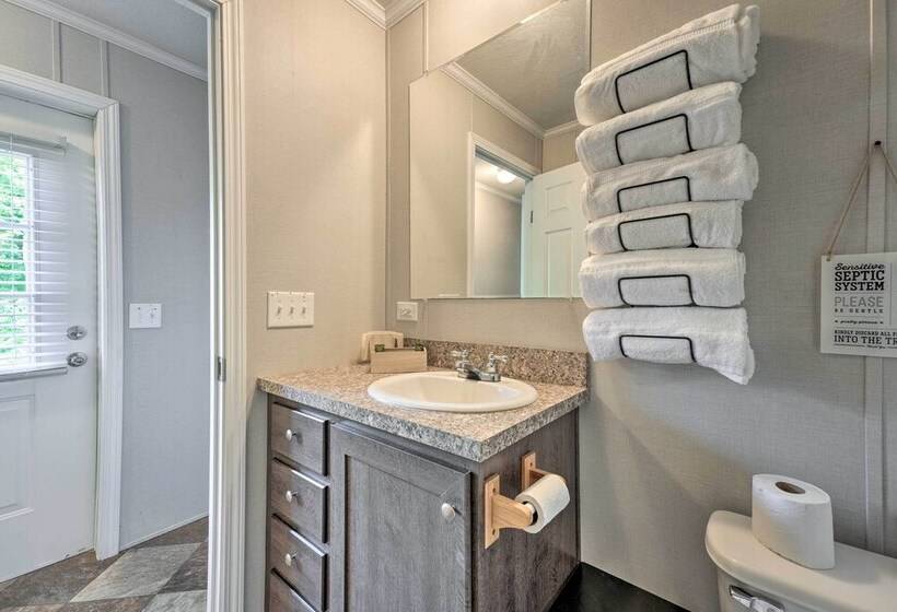 Pet Friendly Cassolopis Escape, Near Lake!