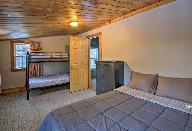 Inviting Countryside Home: 4 Mi To Long Lake!